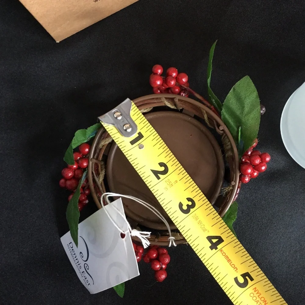 Dennis East International Winterberry Candle holder